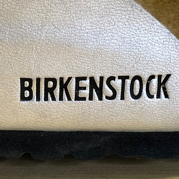 Birkenstock Women’s Metallic Silver Strap & Cork Sole Gizeh Sandals Size US 8 - Picture 8 of 9